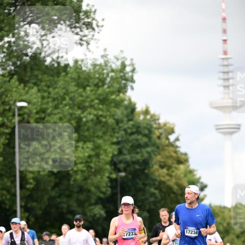 29.06.2025 - hella hamburg halbmarathon Dr. Thomas Lammeyer http://msf.ph/oto/8418269 29.06.2025 10:45:41 Kennedybrücke 1731, 2805, 3344, 4044, 4412, 4638, 4774, 5549, 5688, 5928, 6088, 7293, 7661, 7829, 8769, 9009, 10269, 10407, 10644, 11166, 11209, 11371 meine-sportfotos.de