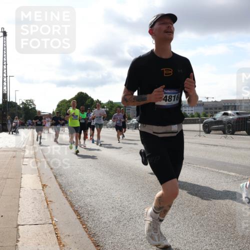 29.06.2025 - hella hamburg halbmarathon Lena Gebhardt http://msf.ph/oto/8418275 29.06.2025 09:51:17 Lombardsbrücke 1941, 14210, 4201, 174, 4816, 1896, 1136, 1256, 1441, 1570, 1677, 1912, 1920, 1941, 1962, 2546, 2579, 2880, 2972, 3056, 3523, 3700, 3947, 4297, 4759, 4854, 4888, 4889, 4893, 4999, 5026, 5087, 5275, 5375, 5387, 5410, 5506, 6429, 6593, 6639, 6721, 6901, 7110, 7116, 7284, 7363, 7378, 7635, 7693, 7962, 8091, 8122, 8319, 8574, 8871, 8966, 9262, 9313, 9364, 9371, 9380, 9755, 9833, 9885, 10193, 10415, 10469, 11049, 11907, 11959, 12153, 14201 meine-sportfotos.de