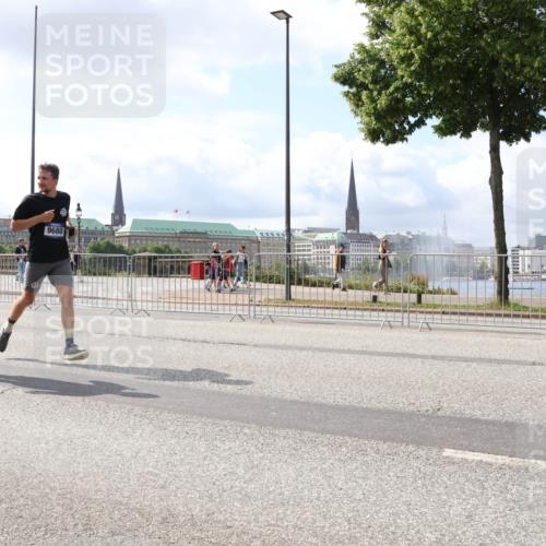 29.06.2025 - hella hamburg halbmarathon Lena Gebhardt http://msf.ph/oto/8418280 29.06.2025 10:05:27 Lombardsbrücke 9680, 10694, 1863, 1936, 1981, 2288, 2298, 2424, 2624, 3071, 3413, 3461, 3578, 3929, 4014, 4220, 4782, 5073, 6059, 6907, 6908, 7302, 7826, 8089, 8999, 9007, 9075, 9165, 9339, 9559, 9680, 9736, 9737, 9738, 9917, 10343, 10694, 10791, 10998, 11784, 11873, 11958, 12557, 13221, 13327, 13717, 14203, 14465, 14642, 16092, 16478, 16546, 16847, 17112, 17707, 17731, 17740, 18189, 18616, 18617, 19034, 19248 meine-sportfotos.de