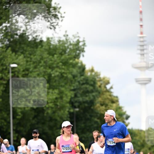 29.06.2025 - hella hamburg halbmarathon Dr. Thomas Lammeyer http://msf.ph/oto/8418288 29.06.2025 10:45:42 Kennedybrücke 1731, 2805, 3344, 4044, 4412, 4638, 4774, 5549, 5688, 5928, 6088, 7293, 7661, 7829, 8769, 9009, 10269, 10407, 10644, 11166, 11209, 11371 meine-sportfotos.de
