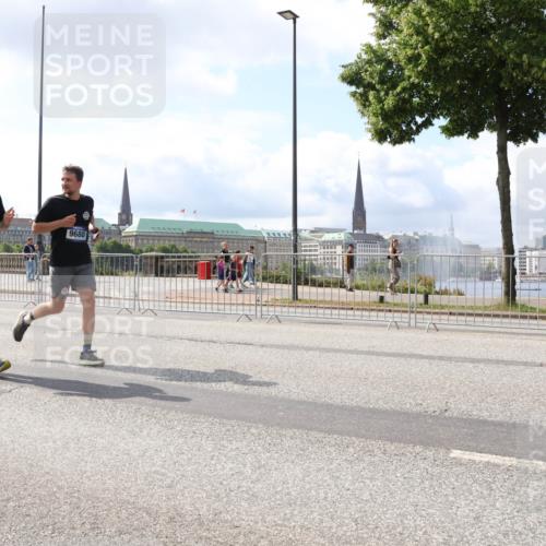 29.06.2025 - hella hamburg halbmarathon Lena Gebhardt http://msf.ph/oto/8418303 29.06.2025 10:05:27 Lombardsbrücke 10694, 9680, 1863, 1936, 1981, 2288, 2298, 2424, 2624, 3071, 3413, 3461, 3578, 3929, 4014, 4220, 4782, 5073, 6059, 6907, 6908, 7302, 7826, 8089, 8999, 9007, 9075, 9165, 9339, 9559, 9680, 9736, 9737, 9738, 9917, 10343, 10694, 10791, 10998, 11784, 11873, 11958, 12557, 13221, 13327, 13717, 14203, 14465, 14642, 16092, 16478, 16546, 16847, 17112, 17707, 17731, 17740, 18189, 18616, 18617, 19034, 19248 meine-sportfotos.de