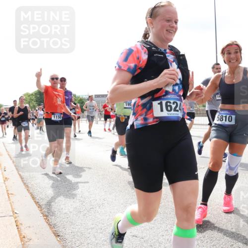 29.06.2025 - hella hamburg halbmarathon Lena Gebhardt http://msf.ph/oto/8418312 29.06.2025 10:42:34 Lombardsbrücke 1150, 195, 1624, 123, 14, 5810, 1150, 1360, 1624, 1656, 1752, 1929, 1957, 1964, 1994, 2069, 2134, 2401, 2523, 2538, 2580, 2940, 2941, 2974, 3276, 3283, 3605, 3874, 4092, 4105, 4329, 4334, 4353, 4385, 4778, 4885, 4891, 4892, 5403, 5417, 5419, 5671, 5810, 6120, 6764, 6828, 6917, 7040, 7260, 7357, 7513, 7557, 7666, 8014, 8161, 8459, 8525, 8526, 8529, 8712, 8816, 9008, 9370, 9980, 10027, 10454, 10532, 10697, 11142, 11710, 12151, 12441, 13241 meine-sportfotos.de