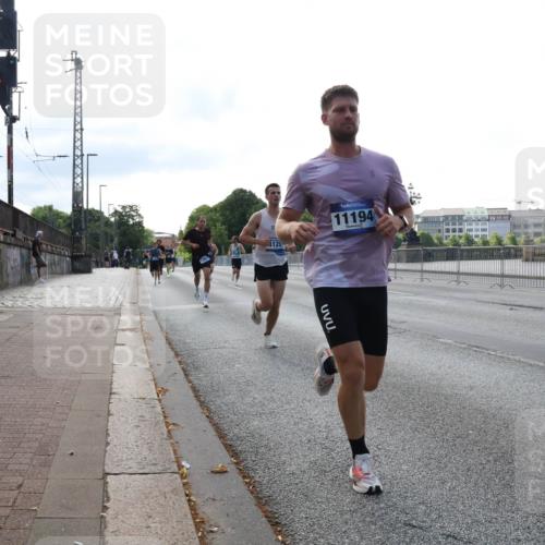 29.06.2025 - hella hamburg halbmarathon Lena Gebhardt http://msf.ph/oto/8418341 29.06.2025 09:41:36 Lombardsbrücke 128, 11194, 2459, 4128, 4571, 7142, 7834, 7963, 9442, 10234, 10780, 11194, 11624, 12067, 12641, 13751, 13780, 14107, 16361, 16484, 17856, 17886 meine-sportfotos.de