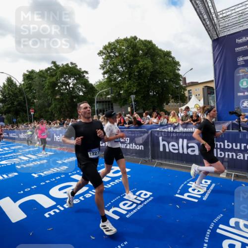 29.06.2025 - hella hamburg halbmarathon Zöllner http://msf.ph/oto/8418358 29.06.2025 10:29:33 Ziel 2021, 2180, 8784, 9137, 10156, 10790, 12234, 15880, 16118, 17197, 18737 meine-sportfotos.de