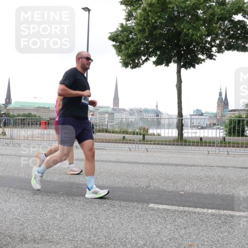 29.06.2025 - hella hamburg halbmarathon Lena Gebhardt http://msf.ph/oto/8418362 29.06.2025 10:52:07 Lombardsbrücke 45, 1418, 1978, 3038, 3240, 3645, 3991, 4087, 4273, 4436, 4598, 4606, 4815, 5062, 5262, 5534, 6007, 6386, 6403, 6404, 6406, 6456, 6604, 6671, 6947, 6985, 7682, 7690, 7691, 7735, 8194, 8196, 8250, 8251, 8621, 9220, 9368, 9460, 9462, 9590, 9594, 9673, 9730, 9731, 10296, 10342, 10521, 10533, 10634, 10673, 10693, 10830, 10884, 11084, 11101, 11126, 11127, 11375, 11736, 11875, 11899, 11974, 12065, 12546, 12558 meine-sportfotos.de
