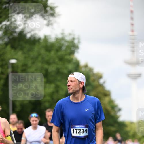 29.06.2025 - hella hamburg halbmarathon Dr. Thomas Lammeyer http://msf.ph/oto/8418431 29.06.2025 10:45:46 Kennedybrücke 1314, 1731, 2229, 2805, 3344, 3694, 4412, 4638, 4774, 5549, 5688, 5928, 6088, 7661, 7821, 8293, 8769, 9009, 9370, 10027, 10407, 10644, 11166, 11209, 11371 meine-sportfotos.de