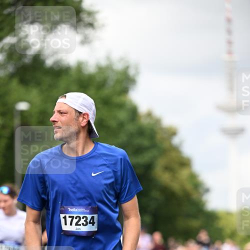 29.06.2025 - hella hamburg halbmarathon Dr. Thomas Lammeyer http://msf.ph/oto/8418462 29.06.2025 10:45:46 Kennedybrücke 1314, 1731, 2229, 2805, 3344, 3694, 4412, 4638, 4774, 5549, 5688, 5928, 6088, 7661, 7821, 8293, 8769, 9009, 9370, 10027, 10407, 10644, 11166, 11209, 11371 meine-sportfotos.de