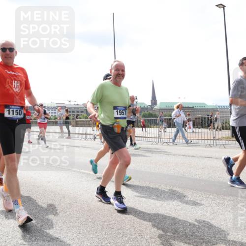 29.06.2025 - hella hamburg halbmarathon Lena Gebhardt http://msf.ph/oto/8418483 29.06.2025 10:42:35 Lombardsbrücke 929, 16215, 1150, 17446, 1957, 122, 1150, 1360, 1624, 1656, 1929, 1957, 1964, 1994, 2069, 2134, 2401, 2509, 2538, 2580, 2940, 2941, 3283, 3378, 3605, 3874, 4092, 4105, 4329, 4334, 4353, 4385, 4778, 4885, 4891, 4892, 5403, 5417, 5419, 5810, 6120, 6764, 6828, 6917, 7040, 7260, 7357, 7513, 7557, 7666, 8014, 8161, 8459, 8525, 8526, 8529, 8712, 8816, 9370, 9980, 10008, 10454, 10532, 10697, 11142, 11710, 12151, 12441, 13241 meine-sportfotos.de
