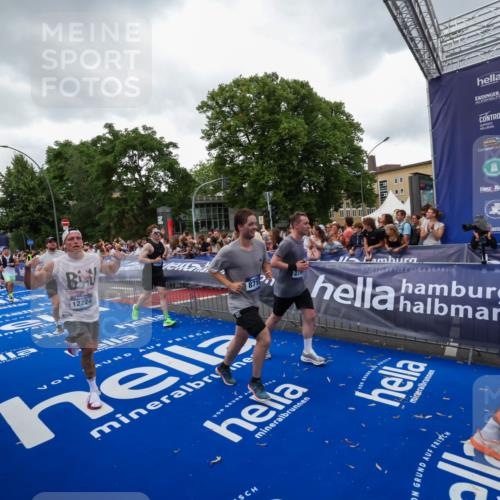 29.06.2025 - hella hamburg halbmarathon Zöllner http://msf.ph/oto/8418491 29.06.2025 10:51:54 Ziel 2396, 2818, 2823, 2880, 4297, 5102, 7224, 8710, 8819, 8856, 9793, 9959, 12224, 13799, 15427, 15690, 15727, 16907, 17682, 17815, 17962, 19053, 19137 meine-sportfotos.de