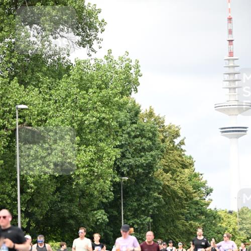 29.06.2025 - hella hamburg halbmarathon Dr. Thomas Lammeyer http://msf.ph/oto/8418510 29.06.2025 10:45:48 Kennedybrücke 1314, 1731, 2229, 2805, 3344, 3694, 4412, 4638, 4774, 5086, 5549, 5688, 5928, 7661, 7821, 8293, 8769, 9009, 9370, 10027, 10407, 11166, 11209, 11371 meine-sportfotos.de
