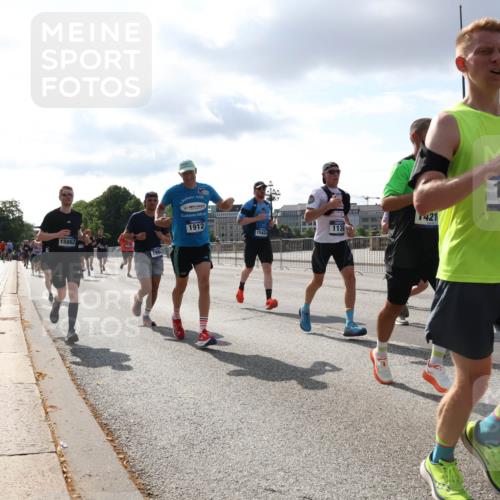 29.06.2025 - hella hamburg halbmarathon Lena Gebhardt http://msf.ph/oto/8418540 29.06.2025 09:51:20 Lombardsbrücke 15862, 7964, 1912, 1136, 1421, 1941, 1136, 1256, 1441, 1520, 1570, 1677, 1912, 1920, 1941, 1962, 2579, 2880, 2972, 3056, 3523, 3700, 3947, 4297, 4634, 4759, 4843, 4854, 4888, 4889, 4999, 5026, 5087, 5275, 5375, 5387, 5410, 6429, 6593, 6639, 6721, 6901, 7105, 7110, 7116, 7284, 7363, 7378, 7635, 7693, 7962, 8091, 8122, 8319, 8574, 8871, 8966, 9262, 9313, 9364, 9371, 9380, 9755, 9833, 9885, 10193, 10415, 10469, 10480, 11049, 11417, 11907, 11959, 12153, 14201 meine-sportfotos.de
