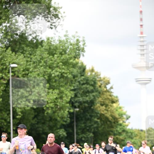 29.06.2025 - hella hamburg halbmarathon Dr. Thomas Lammeyer http://msf.ph/oto/8418569 29.06.2025 10:45:53 Kennedybrücke 1314, 1536, 2229, 2805, 3344, 3533, 3694, 4412, 4774, 5086, 5688, 5928, 6846, 6894, 7661, 7821, 8293, 8300, 8301, 8586, 8769, 9009, 9370, 10027, 10407, 11024, 11166, 11209, 11371, 11437, 11438 meine-sportfotos.de