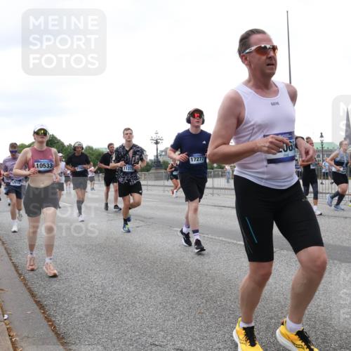 29.06.2025 - hella hamburg halbmarathon Lena Gebhardt http://msf.ph/oto/8418608 29.06.2025 10:52:09 Lombardsbrücke 12510, 17277, 10533, 11375, 1418, 1978, 3038, 3240, 3645, 3991, 4087, 4273, 4436, 4598, 4606, 4815, 5062, 5262, 5534, 6386, 6403, 6404, 6406, 6456, 6604, 6671, 6947, 6985, 7682, 7690, 7691, 7735, 7812, 8194, 8196, 8250, 8251, 8621, 9220, 9368, 9460, 9590, 9594, 9673, 9730, 9731, 10296, 10342, 10521, 10533, 10634, 10673, 10693, 10830, 10884, 11084, 11101, 11126, 11127, 11297, 11375, 11736, 11875, 11899, 11974, 12065, 12546, 12558 meine-sportfotos.de