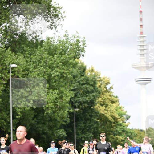 29.06.2025 - hella hamburg halbmarathon Dr. Thomas Lammeyer http://msf.ph/oto/8418619 29.06.2025 10:45:55 Kennedybrücke 1314, 1317, 1536, 2229, 2805, 3344, 3532, 3533, 3694, 4412, 4774, 5086, 5688, 5928, 6846, 6894, 7661, 7821, 8293, 8300, 8301, 8443, 8586, 8769, 9009, 9370, 10027, 10483, 11024, 11097, 11166, 11209, 11371, 11437, 11438 meine-sportfotos.de