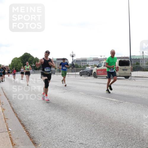 29.06.2025 - hella hamburg halbmarathon Lena Gebhardt http://msf.ph/oto/8418620 29.06.2025 10:27:15 Lombardsbrücke 10077, 2775, 5495, 1530, 1793, 1973, 2045, 2306, 2775, 4358, 4372, 5285, 5494, 5495, 5707, 5825, 6259, 6637, 7069, 7234, 7314, 7944, 8056, 8281, 9349, 10077, 10465, 11110, 11256, 11740, 11766, 12071, 12500, 13462, 14020, 14021, 15108, 15641, 16479, 17049, 17445, 18097, 18766, 18962, 18976, 18978 meine-sportfotos.de