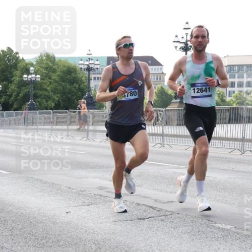 29.06.2025 - hella hamburg halbmarathon Lena Gebhardt http://msf.ph/oto/8418642 29.06.2025 09:41:40 Lombardsbrücke 3780, 12641, 1241, 2459, 2892, 4128, 4571, 7142, 7963, 9442, 10234, 10780, 11194, 11624, 12067, 12641, 13440, 13751, 13780, 14107, 16169, 16361, 16484, 17856, 17886, 18897 meine-sportfotos.de