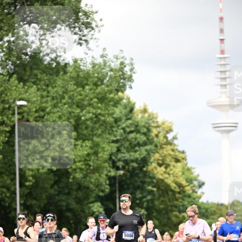 29.06.2025 - hella hamburg halbmarathon Dr. Thomas Lammeyer http://msf.ph/oto/8418669 29.06.2025 10:45:58 Kennedybrücke 1314, 1317, 1536, 2229, 2763, 2805, 3344, 3532, 3533, 3694, 4412, 4774, 5086, 5688, 5928, 6066, 6719, 6793, 6846, 6894, 7821, 8293, 8300, 8301, 8443, 8586, 8769, 9009, 9370, 10027, 10483, 11024, 11097, 11166, 11207, 11209, 11255, 11371, 11437, 11438 meine-sportfotos.de