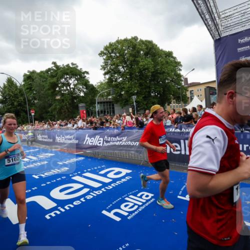 29.06.2025 - hella hamburg halbmarathon Zöllner http://msf.ph/oto/8418697 29.06.2025 10:52:02 Ziel 4033, 5102, 5336, 6390, 7130, 7409, 7724, 8413, 8977, 10057, 13799, 15356, 15506, 15690, 17978, 18869 meine-sportfotos.de