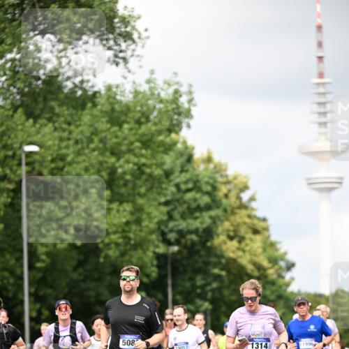29.06.2025 - hella hamburg halbmarathon Dr. Thomas Lammeyer http://msf.ph/oto/8418730 29.06.2025 10:46:00 Kennedybrücke 1314, 1317, 1536, 2229, 2762, 2763, 2805, 3344, 3532, 3533, 3694, 4774, 5086, 5688, 5928, 6066, 6719, 6793, 6846, 6894, 7821, 8293, 8300, 8301, 8443, 8586, 9009, 9370, 10027, 10483, 11024, 11097, 11166, 11207, 11209, 11255, 11371, 11437, 11438 meine-sportfotos.de
