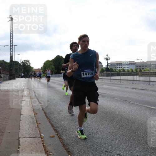29.06.2025 - hella hamburg halbmarathon Lena Gebhardt http://msf.ph/oto/8418739 29.06.2025 09:41:42 Lombardsbrücke 14107, 1241, 2459, 2892, 4128, 4571, 6559, 7142, 7862, 7963, 9442, 10234, 10780, 11194, 11624, 12067, 12641, 13440, 13751, 13780, 14107, 16169, 16361, 16484, 17856, 17886, 18124, 18897 meine-sportfotos.de