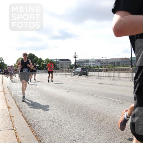 29.06.2025 - hella hamburg halbmarathon Lena Gebhardt http://msf.ph/oto/8418802 29.06.2025 09:51:22 Lombardsbrücke 18970, 15, 1136, 1256, 1441, 1520, 1570, 1677, 1912, 1920, 1941, 1962, 2579, 2880, 2972, 3523, 3700, 3947, 4297, 4634, 4759, 4843, 4854, 4888, 4889, 4999, 5087, 5275, 5375, 5387, 5410, 6429, 6593, 6639, 6721, 6901, 7105, 7116, 7284, 7363, 7378, 7635, 7693, 7962, 8091, 8122, 8319, 8871, 8966, 9114, 9262, 9313, 9364, 9371, 9380, 9755, 9833, 9885, 10193, 10415, 10469, 10480, 10669, 11049, 11417, 11907, 11959, 12153, 14201 meine-sportfotos.de