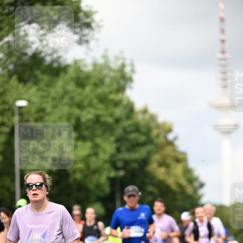 29.06.2025 - hella hamburg halbmarathon Dr. Thomas Lammeyer http://msf.ph/oto/8418803 29.06.2025 10:46:03 Kennedybrücke 1314, 1317, 1536, 2229, 2762, 2763, 3532, 3533, 3694, 4774, 5086, 5688, 5928, 5942, 6066, 6719, 6726, 6793, 6846, 6894, 7821, 8293, 8300, 8301, 8443, 8586, 9009, 9370, 10027, 10483, 11024, 11097, 11207, 11255, 11371, 11437, 11438 meine-sportfotos.de