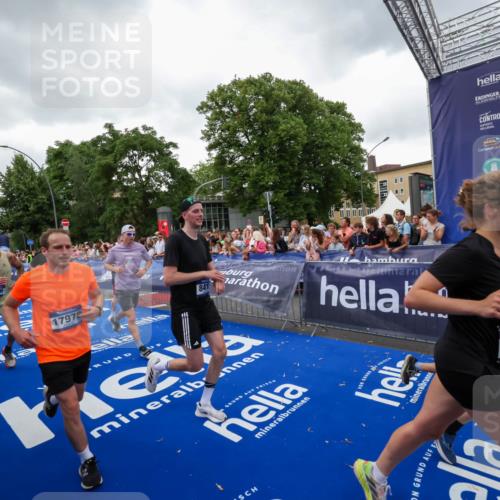 29.06.2025 - hella hamburg halbmarathon Zöllner http://msf.ph/oto/8418826 29.06.2025 10:52:07 Ziel 1482, 2595, 4033, 5093, 5336, 5378, 6390, 7130, 7409, 7732, 8413, 8977, 12580, 15356, 15506, 15829, 16179, 16666, 17978, 18801 meine-sportfotos.de