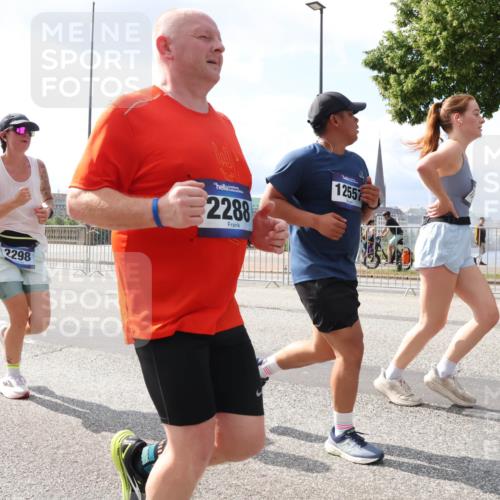 29.06.2025 - hella hamburg halbmarathon Lena Gebhardt http://msf.ph/oto/8418846 29.06.2025 10:05:30 Lombardsbrücke 2298, 2288, 12557, 1863, 1936, 1981, 2288, 2298, 2424, 2471, 2624, 3071, 3413, 3461, 3578, 3929, 4014, 4220, 4782, 5073, 5762, 6059, 6907, 6908, 7826, 8089, 8999, 9007, 9075, 9165, 9339, 9559, 9680, 9736, 9737, 9738, 9917, 10343, 10694, 10791, 10998, 11784, 11873, 11958, 12557, 13221, 13327, 13717, 14203, 14465, 14642, 16092, 16478, 16546, 16847, 17707, 17731, 17740, 18189, 18616, 18617, 18973, 19034, 19248 meine-sportfotos.de