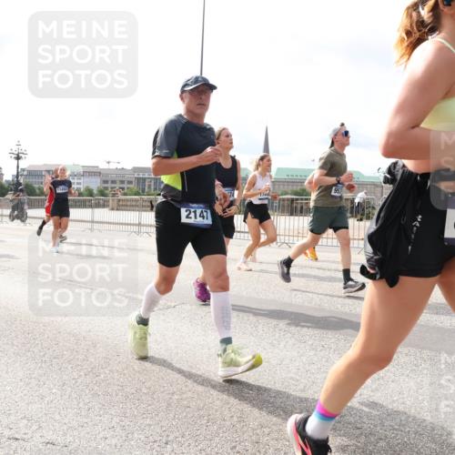 29.06.2025 - hella hamburg halbmarathon Lena Gebhardt http://msf.ph/oto/8418855 29.06.2025 10:18:09 Lombardsbrücke 783, 1982, 11450, 1949, 2147, 953, 824, 1015, 1159, 1160, 1268, 1274, 1325, 1458, 1554, 1622, 1641, 1749, 1982, 2087, 2094, 2147, 2335, 2634, 2931, 3125, 3138, 3292, 3321, 3482, 3977, 4710, 4738, 4804, 5004, 5290, 5611, 5733, 5909, 6270, 7094, 7641, 7649, 7838, 7882, 7883, 8067, 8128, 8144, 8248, 8607, 8799, 9222, 9400, 9539, 9717, 9734, 9798, 9834, 9844, 9964, 10174, 10332, 10509, 10659, 10908, 12498, 13341 meine-sportfotos.de