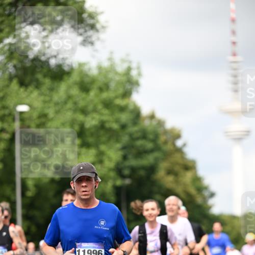 29.06.2025 - hella hamburg halbmarathon Dr. Thomas Lammeyer http://msf.ph/oto/8418863 29.06.2025 10:46:06 Kennedybrücke 1314, 1317, 1536, 2229, 2762, 2763, 3532, 3533, 3694, 4774, 5086, 5688, 5942, 6066, 6719, 6726, 6793, 6846, 6894, 7821, 8293, 8300, 8301, 8443, 8586, 9009, 9370, 9588, 10027, 10181, 10483, 11011, 11017, 11024, 11097, 11207, 11255, 11371, 11437, 11438 meine-sportfotos.de