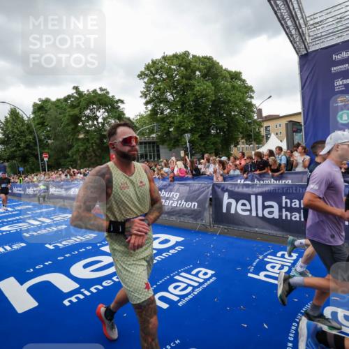29.06.2025 - hella hamburg halbmarathon Zöllner http://msf.ph/oto/8418872 29.06.2025 10:52:08 Ziel 1482, 2595, 5093, 5336, 5378, 7130, 7732, 8413, 8977, 12580, 15356, 15506, 15829, 16179, 16666, 17033, 17978, 18801 meine-sportfotos.de