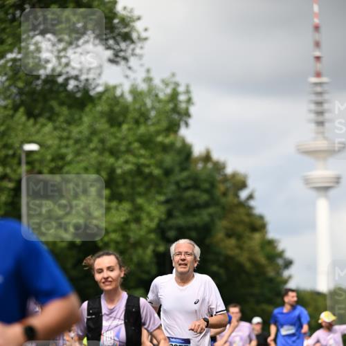 29.06.2025 - hella hamburg halbmarathon Dr. Thomas Lammeyer http://msf.ph/oto/8418900 29.06.2025 10:46:07 Kennedybrücke 1314, 1317, 1536, 2229, 2762, 2763, 3532, 3533, 3694, 4774, 5086, 5688, 5942, 6066, 6719, 6726, 6793, 6846, 6894, 7821, 8293, 8300, 8301, 8443, 8586, 9009, 9370, 9588, 10027, 10181, 10483, 11011, 11017, 11024, 11097, 11207, 11255, 11371, 11437, 11438 meine-sportfotos.de