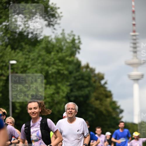 29.06.2025 - hella hamburg halbmarathon Dr. Thomas Lammeyer http://msf.ph/oto/8418905 29.06.2025 10:46:08 Kennedybrücke 1314, 1317, 1536, 2229, 2762, 2763, 3532, 3533, 3694, 4774, 5086, 5942, 6066, 6137, 6719, 6726, 6793, 6846, 6894, 7821, 8293, 8300, 8301, 8443, 8586, 9009, 9370, 9588, 10027, 10181, 10483, 11011, 11017, 11024, 11097, 11207, 11255, 11371, 11437, 11438 meine-sportfotos.de