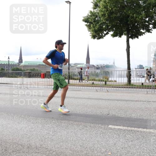 29.06.2025 - hella hamburg halbmarathon Lena Gebhardt http://msf.ph/oto/8418907 29.06.2025 10:27:18 Lombardsbrücke 1530, 1793, 1973, 2045, 2306, 2775, 4358, 4372, 5285, 5494, 5495, 5707, 5825, 6259, 6637, 7234, 7314, 7944, 8056, 8281, 9349, 10077, 10158, 10465, 11110, 11256, 11766, 12500, 13462, 14020, 14021, 15108, 15641, 16479, 17049, 17445, 17791, 18012, 18097, 18766, 18962, 18976, 18978 meine-sportfotos.de