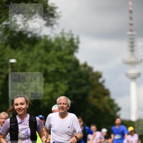 29.06.2025 - hella hamburg halbmarathon Dr. Thomas Lammeyer http://msf.ph/oto/8418920 29.06.2025 10:46:08 Kennedybrücke 1314, 1317, 1536, 2229, 2762, 2763, 3532, 3533, 3694, 4774, 5086, 5942, 6066, 6137, 6719, 6726, 6793, 6846, 6894, 7821, 8293, 8300, 8301, 8443, 8586, 9009, 9370, 9588, 10027, 10181, 10483, 11011, 11017, 11024, 11097, 11207, 11255, 11371, 11437, 11438 meine-sportfotos.de