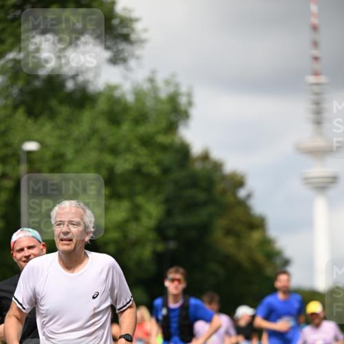 29.06.2025 - hella hamburg halbmarathon Dr. Thomas Lammeyer http://msf.ph/oto/8418954 29.06.2025 10:46:09 Kennedybrücke 1314, 1317, 1536, 2229, 2762, 2763, 3532, 3533, 3694, 4774, 5086, 5942, 6066, 6137, 6719, 6726, 6793, 6846, 6894, 7821, 7968, 8162, 8293, 8300, 8301, 8443, 8586, 9009, 9370, 9588, 10027, 10181, 10483, 11011, 11017, 11024, 11097, 11098, 11207, 11255, 11371, 11437, 11438 meine-sportfotos.de