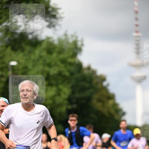 29.06.2025 - hella hamburg halbmarathon Dr. Thomas Lammeyer http://msf.ph/oto/8418961 29.06.2025 10:46:09 Kennedybrücke 1314, 1317, 1536, 2229, 2762, 2763, 3532, 3533, 3694, 4774, 5086, 5942, 6066, 6137, 6719, 6726, 6793, 6846, 6894, 7821, 7968, 8162, 8293, 8300, 8301, 8443, 8586, 9009, 9370, 9588, 10027, 10181, 10483, 11011, 11017, 11024, 11097, 11098, 11207, 11255, 11371, 11437, 11438 meine-sportfotos.de
