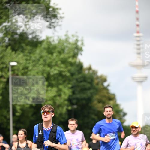 29.06.2025 - hella hamburg halbmarathon Dr. Thomas Lammeyer http://msf.ph/oto/8419009 29.06.2025 10:46:11 Kennedybrücke 1314, 1317, 1536, 1648, 2229, 2762, 2763, 3459, 3532, 3533, 3694, 5086, 5942, 6066, 6137, 6450, 6719, 6726, 6793, 6846, 6894, 7821, 7968, 8162, 8163, 8293, 8300, 8301, 8443, 8586, 9370, 9588, 10027, 10181, 10483, 10872, 11011, 11017, 11024, 11097, 11098, 11207, 11255, 11437, 11438 meine-sportfotos.de
