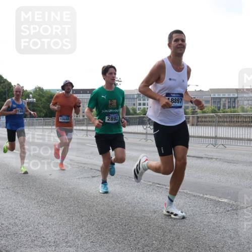 29.06.2025 - hella hamburg halbmarathon Lena Gebhardt http://msf.ph/oto/8419052 29.06.2025 09:41:46 Lombardsbrücke 6560, 6559, 169, 13440, 2892, 8897, 1241, 2459, 2892, 4128, 4571, 6559, 7142, 7862, 9442, 10234, 10780, 11194, 11624, 11965, 12067, 12641, 13440, 13751, 13780, 14019, 14107, 16169, 16361, 16484, 17752, 17856, 18124, 18897 meine-sportfotos.de