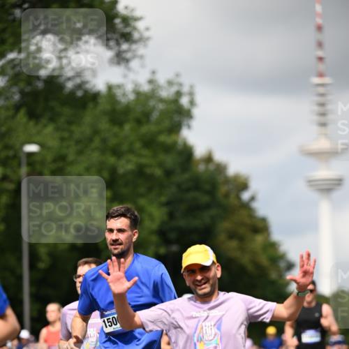 29.06.2025 - hella hamburg halbmarathon Dr. Thomas Lammeyer http://msf.ph/oto/8419070 29.06.2025 10:46:13 Kennedybrücke 1314, 1317, 1536, 1648, 2229, 2762, 2763, 3459, 3532, 3533, 3694, 4885, 5086, 5942, 6066, 6137, 6450, 6719, 6726, 6793, 6846, 6894, 7821, 7968, 8004, 8162, 8163, 8293, 8300, 8301, 8443, 8586, 9370, 9588, 10027, 10181, 10483, 10872, 11011, 11017, 11024, 11097, 11098, 11207, 11255, 11437, 11438 meine-sportfotos.de