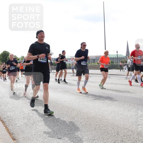 29.06.2025 - hella hamburg halbmarathon Lena Gebhardt http://msf.ph/oto/8419075 29.06.2025 10:42:39 Lombardsbrücke 5403, 8816, 14769, 14042, 9980, 85, 1150, 1360, 1624, 1656, 1929, 1957, 1964, 1994, 2069, 2134, 2401, 2450, 2509, 2538, 2580, 2940, 2941, 3283, 3378, 3605, 3874, 4092, 4105, 4334, 4353, 4385, 4778, 4885, 4891, 4892, 5403, 5417, 5419, 5810, 6120, 6764, 6828, 6917, 7040, 7260, 7357, 7513, 7557, 7666, 8014, 8161, 8459, 8525, 8526, 8529, 8712, 8816, 9370, 9378, 9980, 10008, 10454, 10532, 10697, 11142, 11710, 12151, 12441, 13241 meine-sportfotos.de