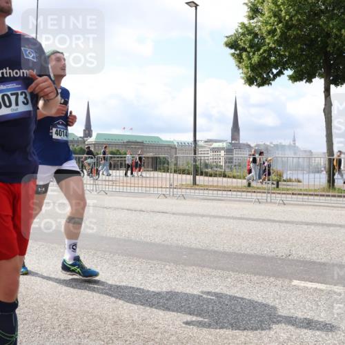 29.06.2025 - hella hamburg halbmarathon Lena Gebhardt http://msf.ph/oto/8419093 29.06.2025 10:05:32 Lombardsbrücke 5073, 4014, 1863, 1936, 1981, 2288, 2298, 2471, 2540, 2624, 3461, 3578, 3929, 4014, 4220, 4782, 5073, 5762, 6059, 6907, 6908, 7826, 8894, 8909, 8999, 9007, 9075, 9165, 9339, 9477, 9559, 9680, 9736, 9737, 9738, 9917, 10343, 10694, 10791, 10998, 11784, 11873, 11958, 12557, 13221, 13327, 13717, 14203, 14465, 14642, 16092, 16478, 16546, 16847, 17707, 17731, 17740, 18189, 18616, 18617, 18973, 19034, 19248 meine-sportfotos.de