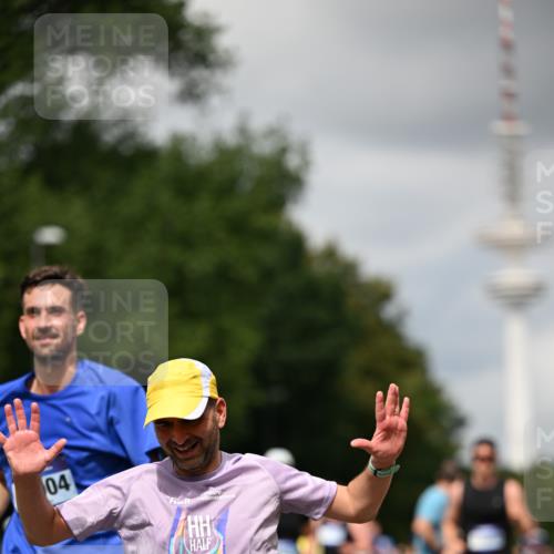 29.06.2025 - hella hamburg halbmarathon Dr. Thomas Lammeyer http://msf.ph/oto/8419100 29.06.2025 10:46:14 Kennedybrücke 1314, 1317, 1536, 1648, 2229, 2762, 2763, 3459, 3532, 3533, 3694, 4329, 4885, 5086, 5942, 6066, 6137, 6450, 6719, 6726, 6793, 6846, 6894, 7821, 7968, 8004, 8162, 8163, 8293, 8300, 8301, 8443, 8586, 9370, 9588, 10027, 10181, 10483, 10872, 11011, 11017, 11024, 11097, 11098, 11207, 11255, 11437, 11438 meine-sportfotos.de
