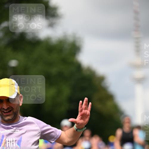 29.06.2025 - hella hamburg halbmarathon Dr. Thomas Lammeyer http://msf.ph/oto/8419123 29.06.2025 10:46:14 Kennedybrücke 1314, 1317, 1536, 1648, 2229, 2762, 2763, 3459, 3532, 3533, 3694, 4329, 4885, 5086, 5942, 6066, 6137, 6450, 6719, 6726, 6793, 6846, 6894, 7821, 7968, 8004, 8162, 8163, 8293, 8300, 8301, 8443, 8586, 9370, 9588, 10027, 10181, 10483, 10872, 11011, 11017, 11024, 11097, 11098, 11207, 11255, 11437, 11438 meine-sportfotos.de