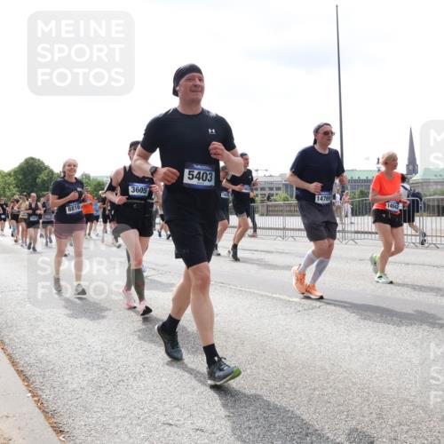 29.06.2025 - hella hamburg halbmarathon Lena Gebhardt http://msf.ph/oto/8419136 29.06.2025 10:42:39 Lombardsbrücke 8816, 3605, 5403, 1463, 14769, 14042, 1150, 1360, 1624, 1656, 1929, 1957, 1964, 1994, 2069, 2134, 2401, 2450, 2509, 2538, 2580, 2940, 2941, 3283, 3378, 3605, 3874, 4092, 4105, 4334, 4353, 4385, 4778, 4885, 4891, 4892, 5403, 5417, 5419, 5810, 6120, 6764, 6828, 6917, 7040, 7260, 7357, 7513, 7557, 7666, 8014, 8161, 8459, 8525, 8526, 8529, 8712, 8816, 9370, 9378, 9980, 10008, 10454, 10532, 10697, 11142, 11710, 12151, 12441, 13241 meine-sportfotos.de