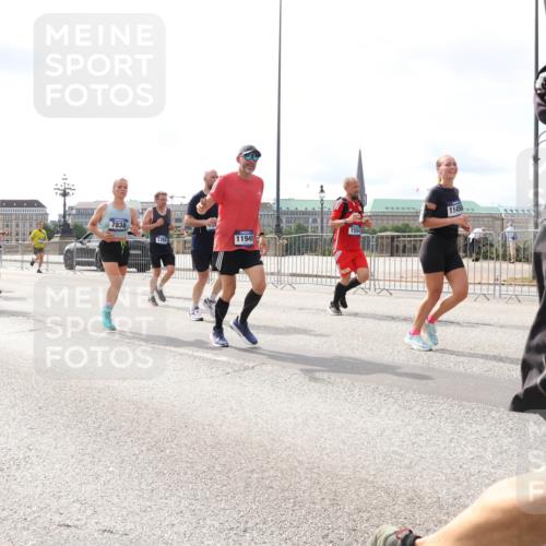 29.06.2025 - hella hamburg halbmarathon Lena Gebhardt http://msf.ph/oto/8419152 29.06.2025 10:18:11 Lombardsbrücke 11450, 7838, 1554, 1268, 11949, 1159, 1160, 1268, 1325, 1554, 1622, 1641, 1749, 1982, 2087, 2094, 2147, 2335, 2634, 2931, 3125, 3138, 3292, 3321, 3482, 3977, 4123, 4710, 4738, 4804, 5004, 5290, 5611, 5733, 5909, 6270, 6332, 7094, 7160, 7641, 7649, 7838, 7882, 7883, 8067, 8128, 8248, 8607, 8799, 9222, 9400, 9539, 9717, 9734, 9798, 9834, 9844, 9964, 10174, 10332, 10509, 10659, 10687, 10908, 12498, 13341 meine-sportfotos.de