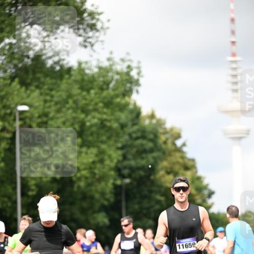 29.06.2025 - hella hamburg halbmarathon Dr. Thomas Lammeyer http://msf.ph/oto/8419180 29.06.2025 10:46:16 Kennedybrücke 1314, 1317, 1536, 1648, 2762, 2763, 3459, 3532, 3533, 4329, 4885, 5086, 5432, 5942, 6066, 6137, 6153, 6450, 6719, 6726, 6793, 6846, 6894, 7968, 8004, 8162, 8163, 8300, 8301, 8443, 8586, 9588, 10027, 10181, 10483, 10872, 11011, 11017, 11024, 11097, 11098, 11207, 11255, 11437, 11438 meine-sportfotos.de