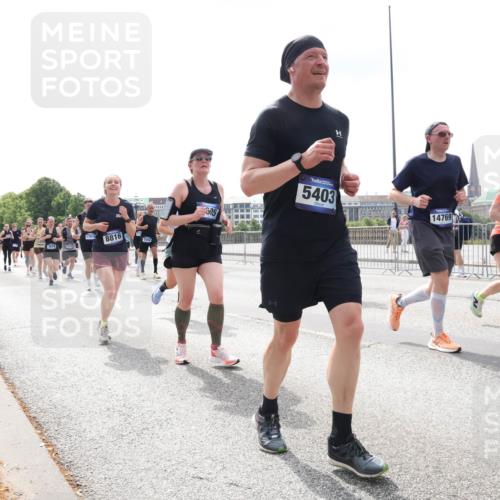 29.06.2025 - hella hamburg halbmarathon Lena Gebhardt http://msf.ph/oto/8419191 29.06.2025 10:42:39 Lombardsbrücke 3874, 1767, 8816, 2500, 605, 5403, 14769, 140, 1150, 1360, 1624, 1656, 1929, 1957, 1964, 1994, 2069, 2134, 2401, 2450, 2509, 2538, 2580, 2940, 2941, 3283, 3378, 3605, 3874, 4092, 4105, 4334, 4353, 4385, 4778, 4885, 4891, 4892, 5403, 5417, 5419, 5810, 6120, 6764, 6828, 6917, 7040, 7260, 7357, 7513, 7557, 7666, 8014, 8161, 8459, 8525, 8526, 8529, 8712, 8816, 9370, 9378, 9980, 10008, 10454, 10532, 10697, 11142, 11710, 12151, 12441, 13241 meine-sportfotos.de