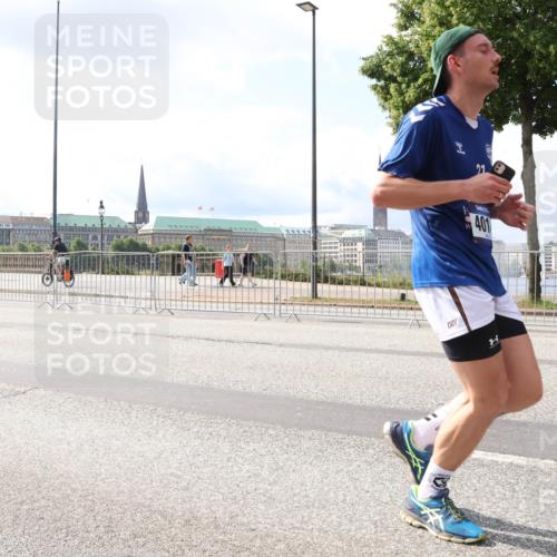 29.06.2025 - hella hamburg halbmarathon Lena Gebhardt http://msf.ph/oto/8419212 29.06.2025 10:05:33 Lombardsbrücke 401, 1229, 1863, 1936, 1981, 2288, 2298, 2471, 2540, 2624, 3461, 3578, 3929, 4014, 4220, 4782, 5073, 5762, 6059, 6907, 6908, 7826, 8894, 8909, 8999, 9007, 9075, 9165, 9339, 9477, 9559, 9680, 9736, 9737, 9738, 9917, 10343, 10694, 10791, 10998, 11784, 11873, 11958, 12557, 13221, 13717, 14203, 14465, 14642, 16092, 16478, 16546, 16847, 17707, 17731, 17740, 18616, 18617, 18973, 19034, 19248 meine-sportfotos.de