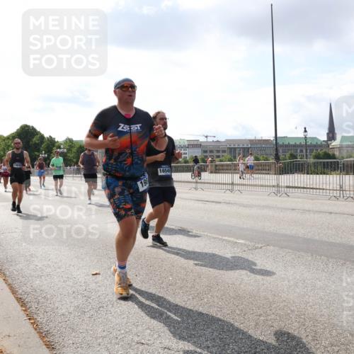 29.06.2025 - hella hamburg halbmarathon Lena Gebhardt http://msf.ph/oto/8419241 29.06.2025 10:05:34 Lombardsbrücke 19, 16546, 1229, 1863, 1936, 1981, 2288, 2298, 2471, 2540, 2624, 3461, 3578, 3929, 4014, 4220, 4782, 5073, 5762, 6059, 6907, 6908, 7826, 8894, 8909, 8999, 9007, 9075, 9165, 9339, 9477, 9559, 9680, 9736, 9737, 9738, 9917, 10343, 10694, 10791, 10998, 11784, 11873, 11958, 12557, 13221, 13717, 14203, 14465, 14642, 16092, 16478, 16546, 16847, 17707, 17731, 17740, 18616, 18617, 18973, 19034, 19248 meine-sportfotos.de